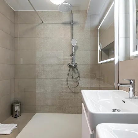 Hubertus 4*